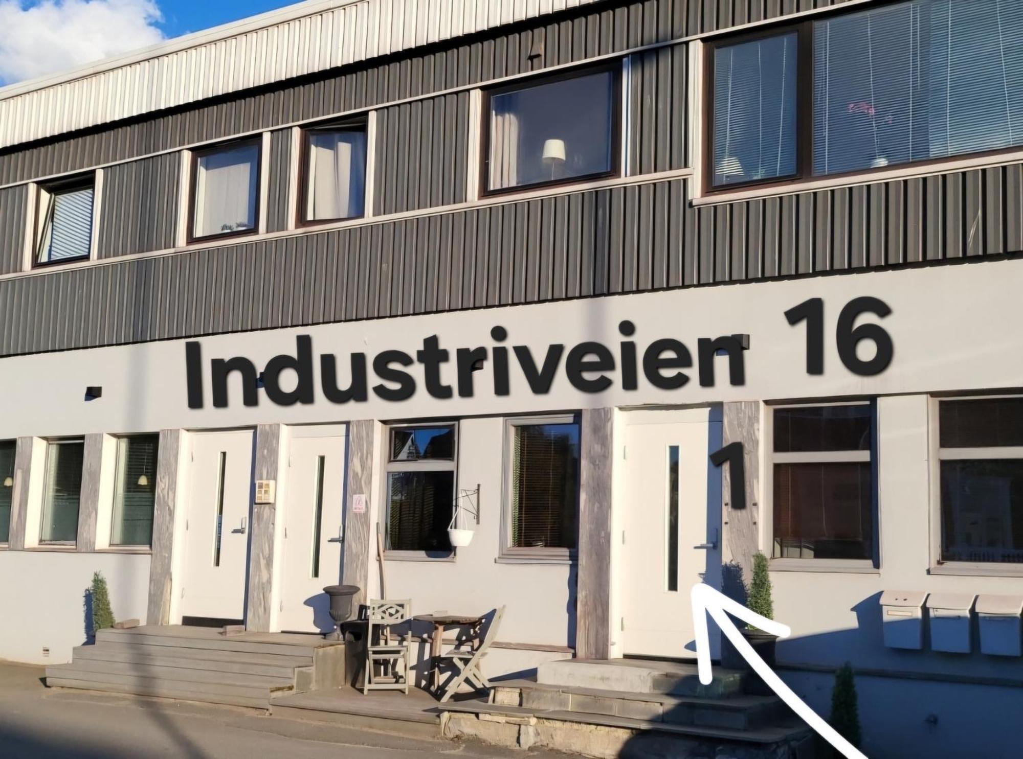 Koselig Leilighet I Narvik Sentrum 5 Soveplasser Gratis Parkering Og Gratis Internett Exterior photo